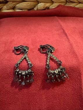Vintage-Inspired Black Crystal Chandelier Clip-On Earrings